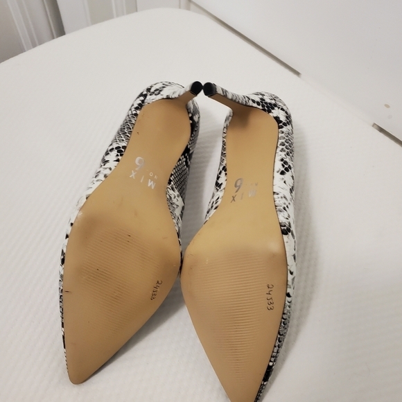 NWOB Mix No. 6 Danyah Snakeprint Stilettos Size 10M, Stylish - Picture 6 of 9